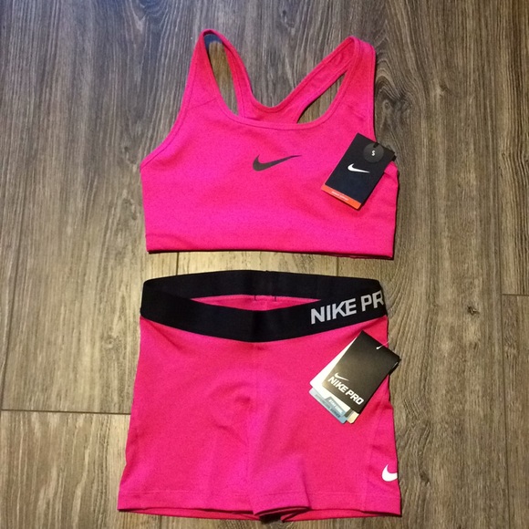 sports bra and shorts set nike